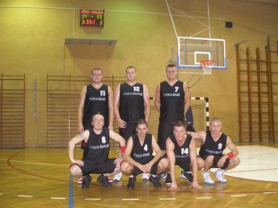 Drużyna meblobud.pl po meczu w lidze Wrobasket.